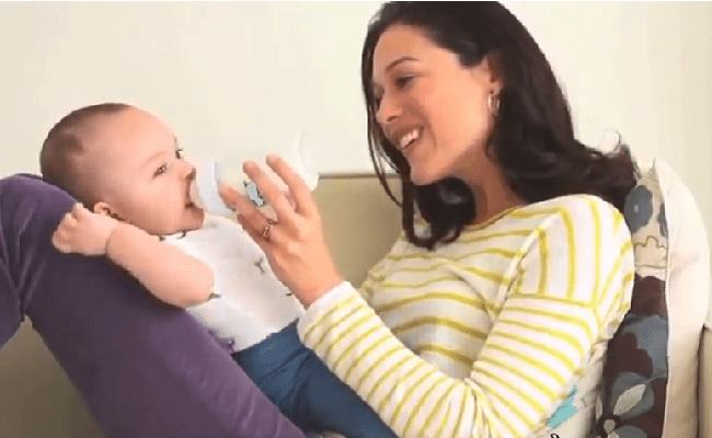 Cách tập cho bé bú bình? Bí quyết tập cho bé bú bình Cách tập cho bé bú bình
