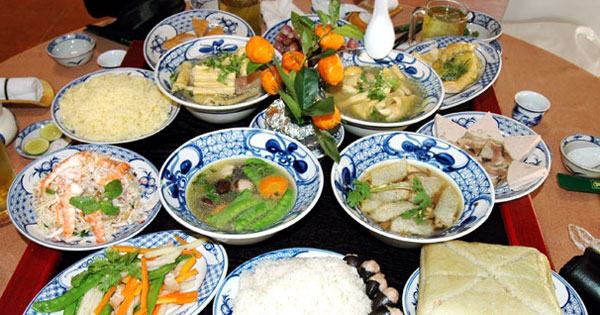 Mâm cúng tất niên gồm những gì? Ý nghĩa của cúng tất niên Mam cung tat nien mien Trung gom nhung mon gi?