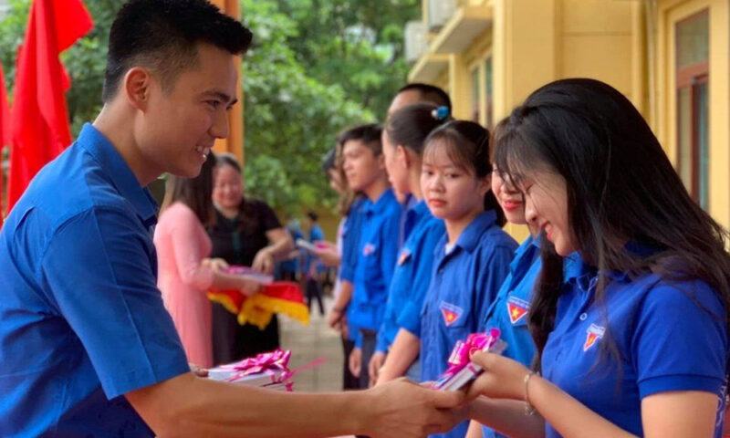 Đoàn Thanh niên Cộng sản có mấy chức năng?