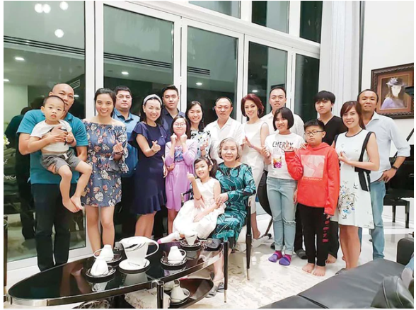 Gia tộc Sơn Kim là gì? Chân dung lão phật gia và 5 người thừa kế Gia tộc Sơn Kim là gì? Chân dung lão phật gia và 5 người thừa kế