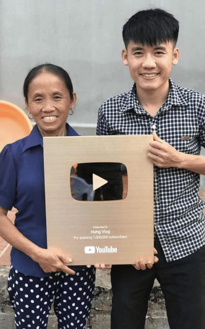 Hưng Vlog là ai