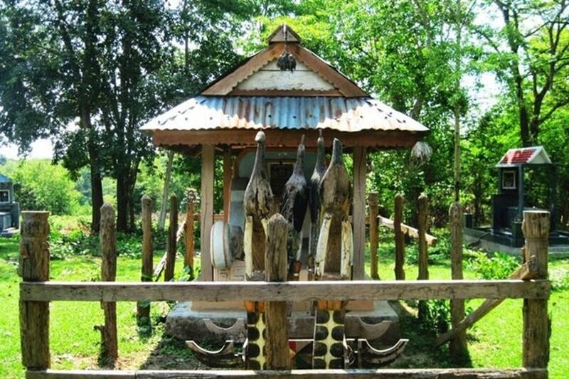 Khu nhà mồ