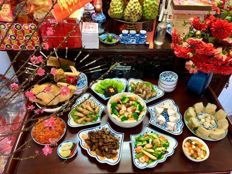 Mâm cúng giao thừa cần có gì? Hướng dẫn chi tiết từ A đến Z mam-cung-giao-thua-gom-nhung-mon-gi