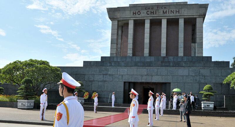 Soạn bài Viếng lăng Bác