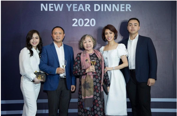 Gia tộc Sơn Kim là gì? Chân dung lão phật gia và 5 người thừa kế Gia tộc Sơn Kim là gì? Chân dung lão phật gia và 5 người thừa kế