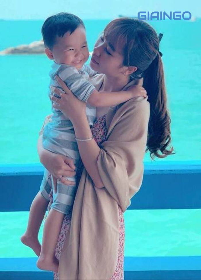 Tiểu sử Ball và mẹ Trân