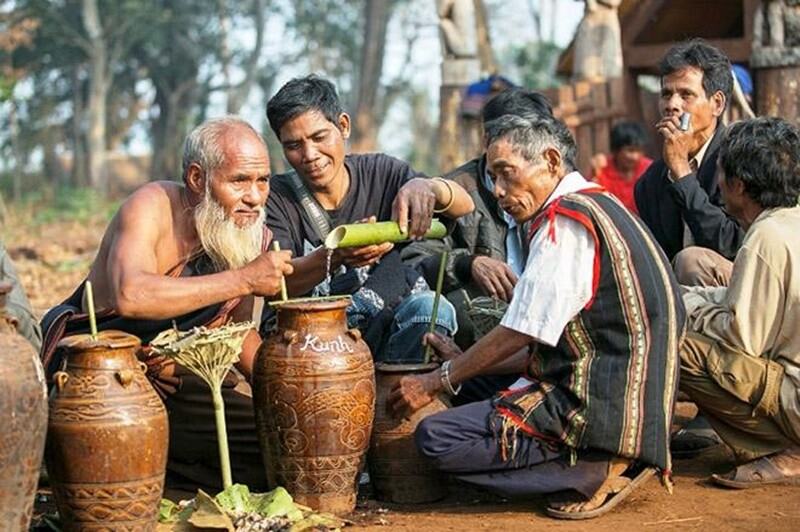 Nét văn hóa Tây Nguyên rượu cần