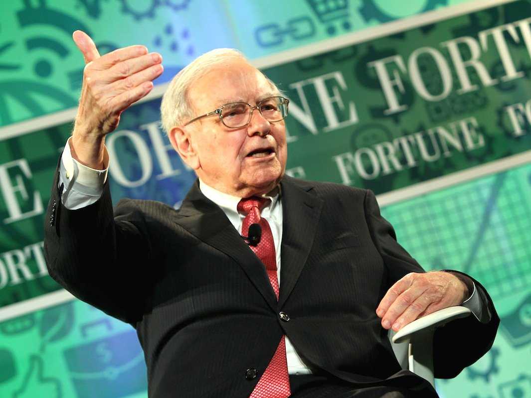 Warren Buffett là ai? Tiểu sử của ‘nhà hiền triết xứ Omaha’ Warren Buffett là ai?
